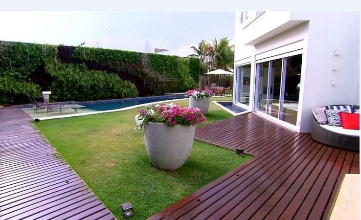 Conheça a decoração da mansão do cantor Gusttavo Lima