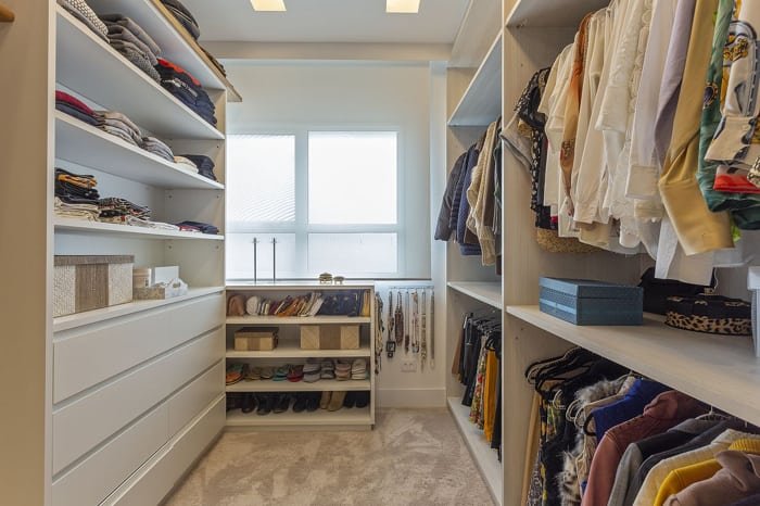 Quarto com closet pequeno: confira 5 dicas para ter um!