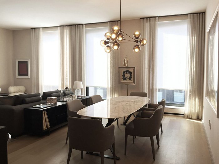 sala de jantar com design combinado entre decoração e móveis