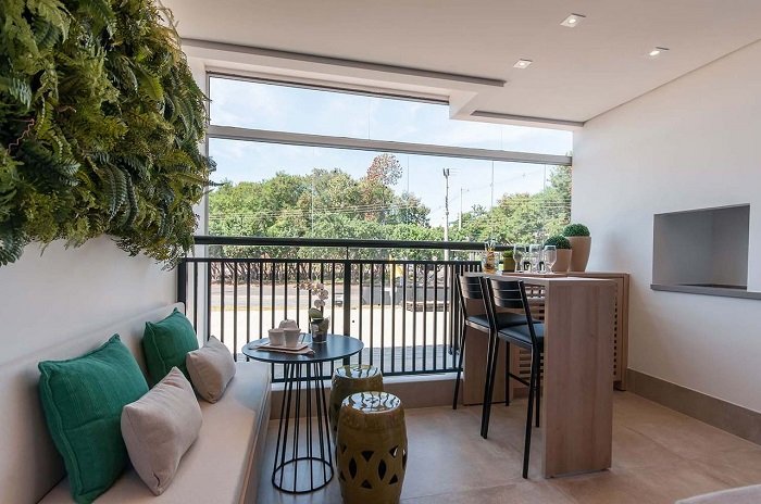 terraço de casa decorado com plantas