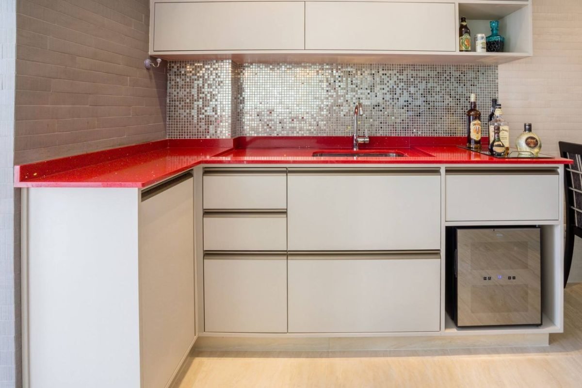 pedra de cozinha vermelha de silestone